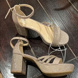 Andiamo Glitter Block Heels in Rose Gold size 7 New with Tags